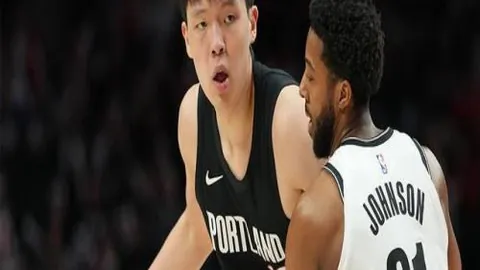 愛德華茲炮轰裁判：女性裁判尚可，男性裁判令人不堪。